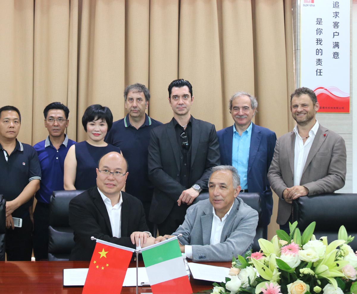 力星攜手意大利普羅姆激光打造歐美高品質激光切割機 力星攜手意大利普羅姆激光打造歐美高品質激光切割機