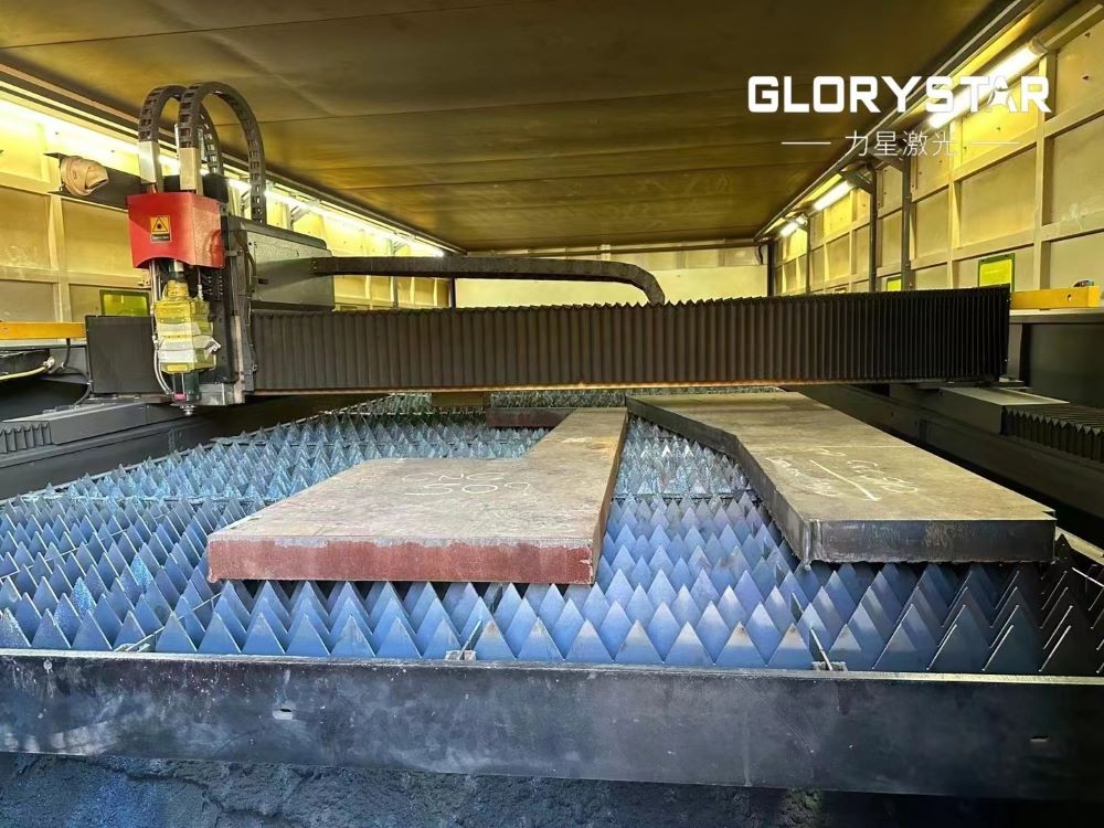 激光切割原理:科學(xué)與技術(shù)的完美結(jié)合 激光切割原理:科學(xué)與技術(shù)的完美結(jié)合