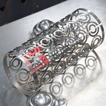 NS??三卡盤光纖激光管材切割機 NS??三卡盤光纖激光管材切割機